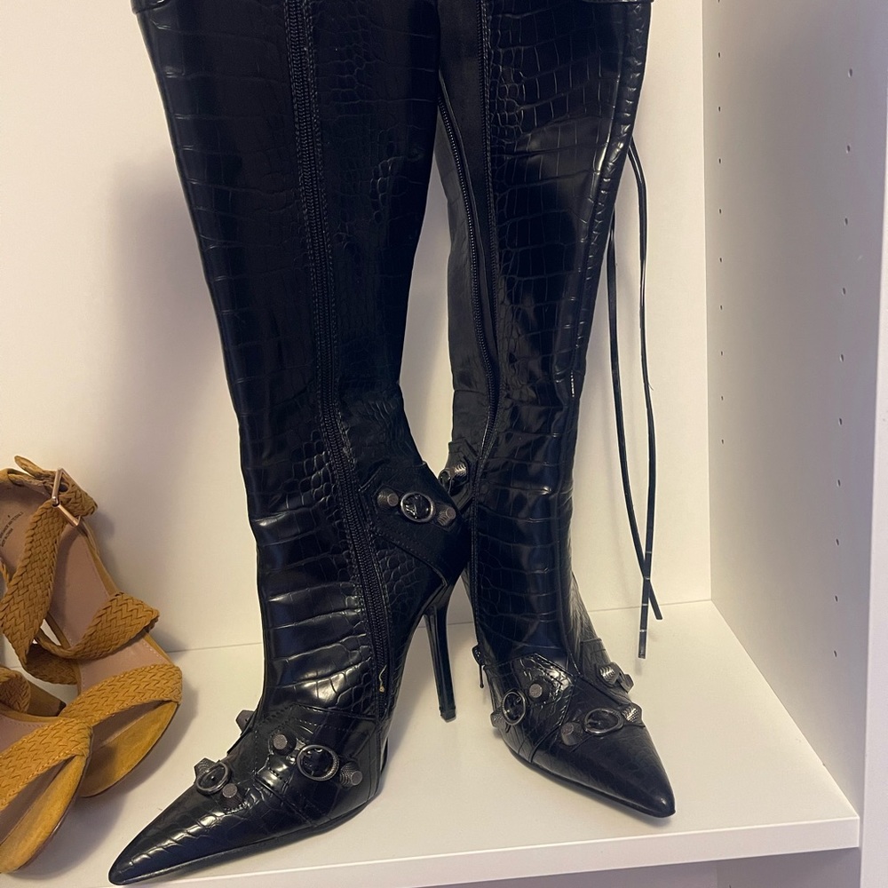 Beautiful & Bold Statement Boots!